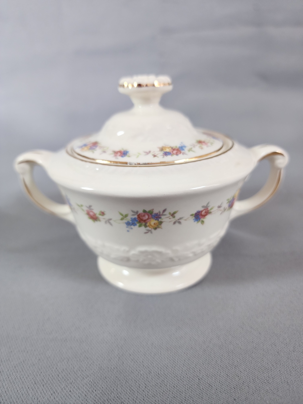 White Porcelain Covered Sugar Bowl with Floral Band and Gold Trim